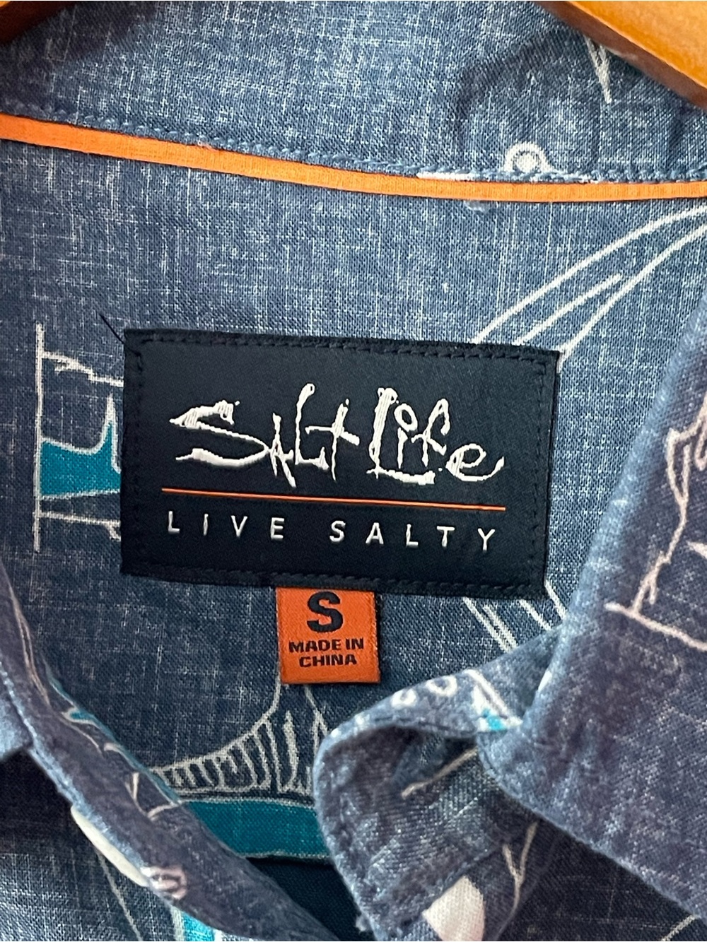 Salt Life Men's Navy Blue Marlin-Print Short Sleeve Button-Up - Picture 5 of 9